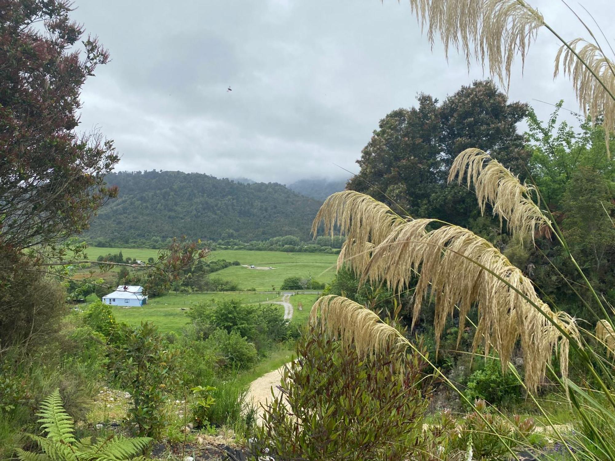 Uru Ecohomes Seddonville Extérieur photo